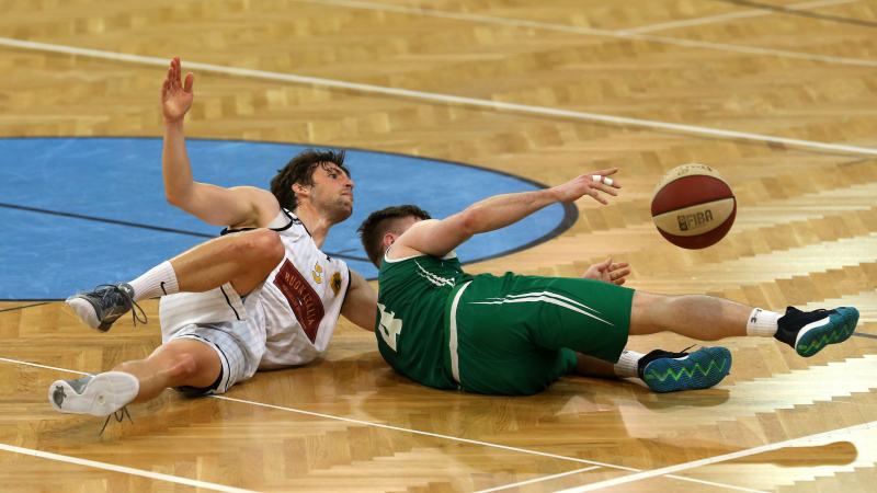 Slika: Mestni derbi tokrat v prid Piratom